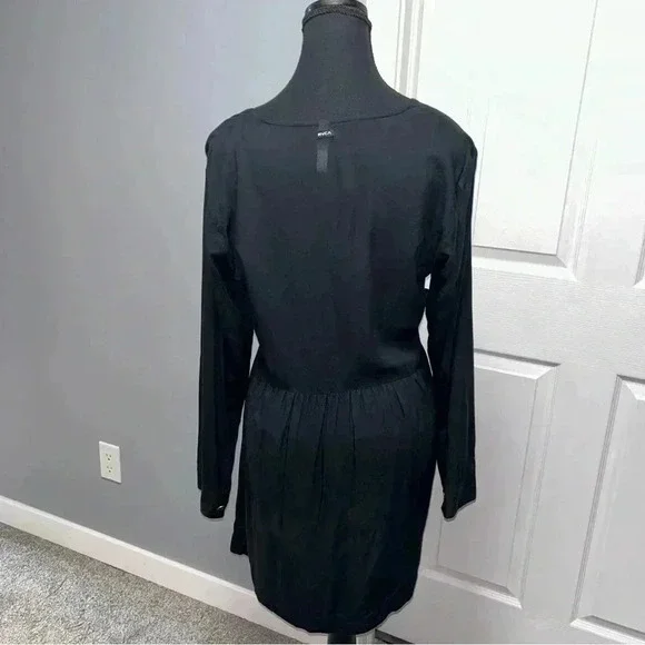 RVCA Dress - Picture 3 of 5